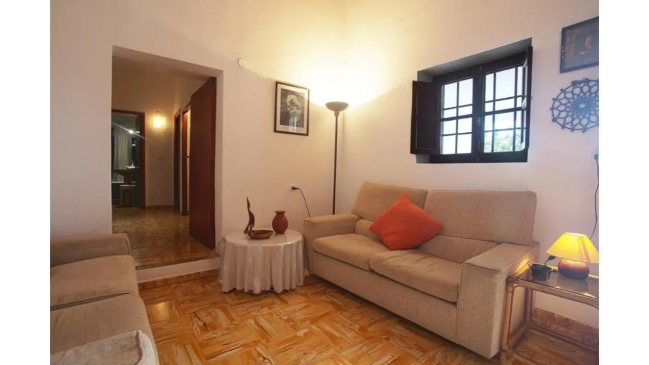 Can Tunicu Has Amazing Sea Views And Is Located In A Quiet Area Near To San Antonio 聖安東尼奧